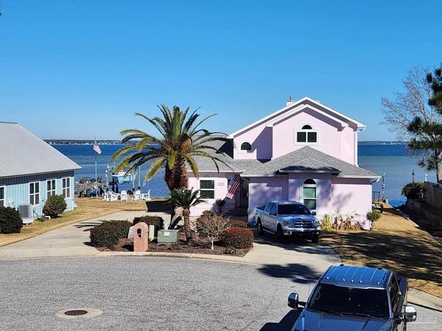 4698 Isles Dr, Pensacola, FL 32507