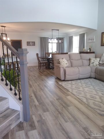 4698 Isles Dr, Pensacola, FL 32507