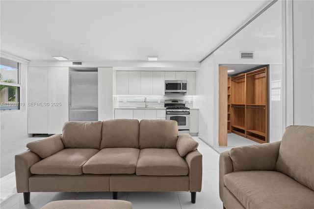 301 Jefferson Ave 2C, Miami Beach, FL 33139