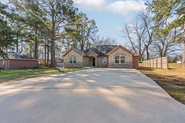 810 Alexander Road, Mt Pleasant, TX 75455