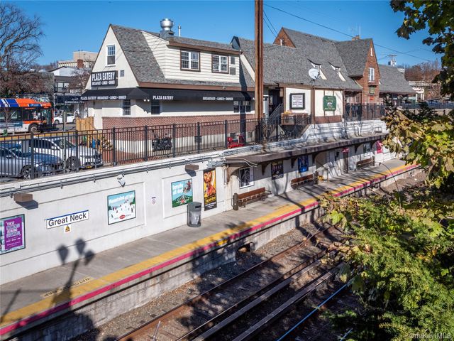 25 Park Place 2C, Great Neck, NY 11021