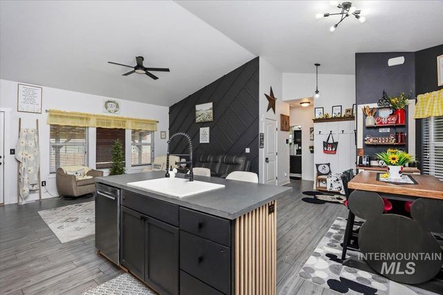 389 Arrow St, Twin Falls, ID 83301