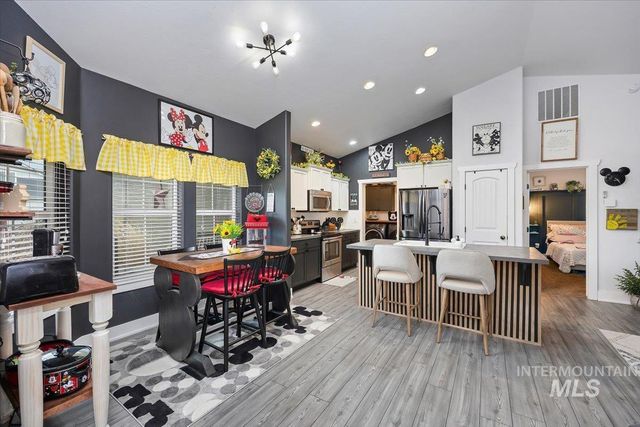 389 Arrow St, Twin Falls, ID 83301