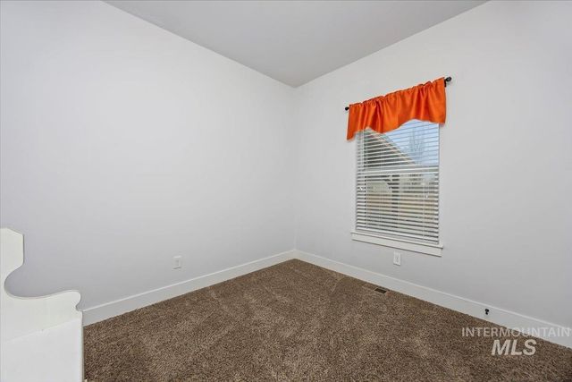 389 Arrow St, Twin Falls, ID 83301