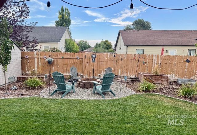 389 Arrow St, Twin Falls, ID 83301