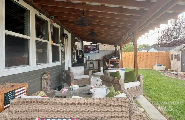 389 Arrow St, Twin Falls, ID 83301