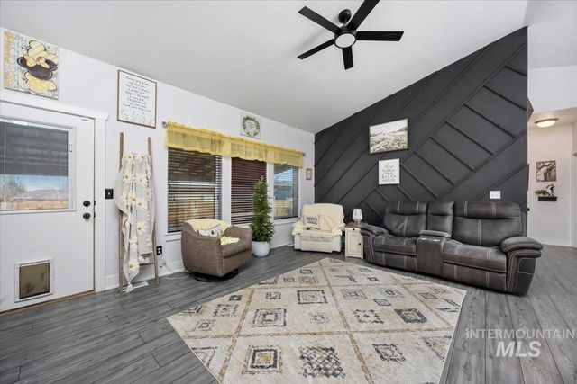 389 Arrow St, Twin Falls, ID 83301