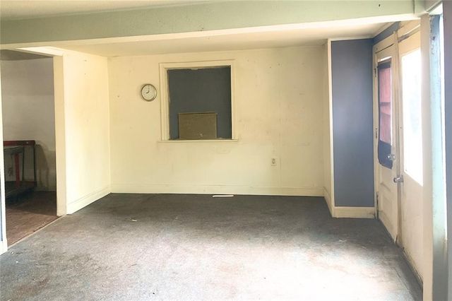 2913 NE Russell Road, Kansas City, MO 64117