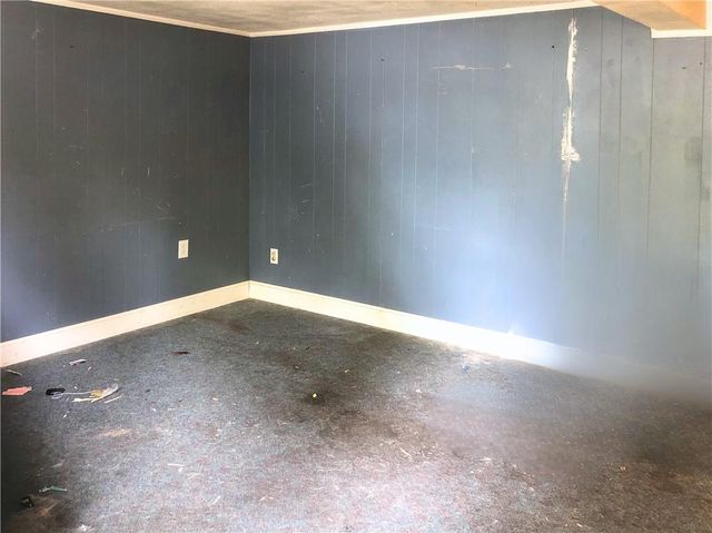 2913 NE Russell Road, Kansas City, MO 64117