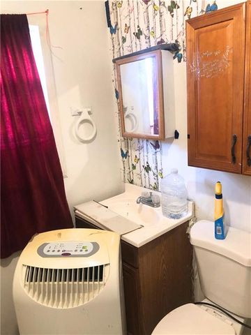 2913 NE Russell Road, Kansas City, MO 64117