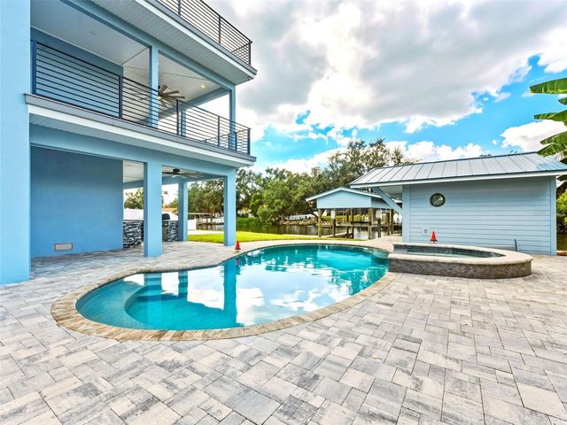 8717 DRIFTWOOD DRIVE, Tampa, FL 33615