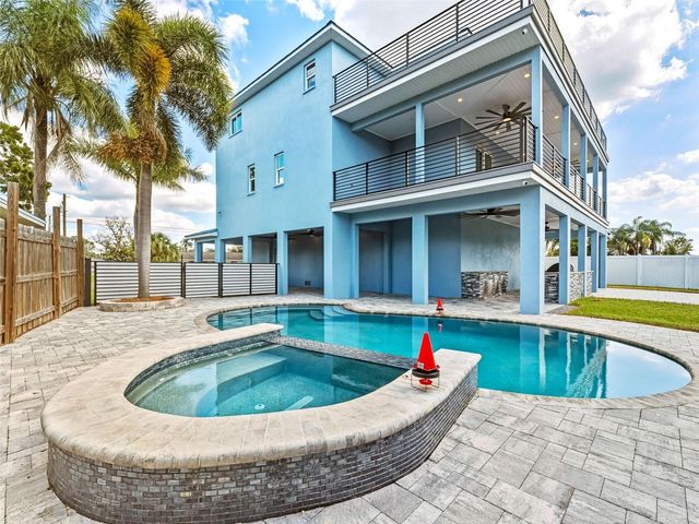 8717 DRIFTWOOD DRIVE, Tampa, FL 33615