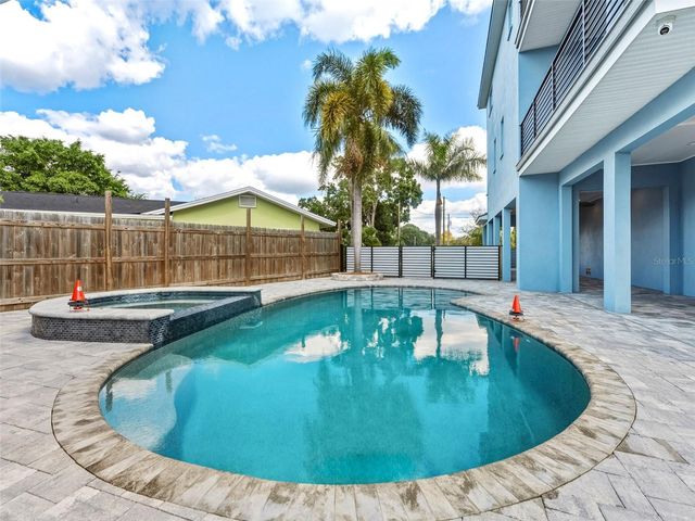 8717 DRIFTWOOD DRIVE, Tampa, FL 33615