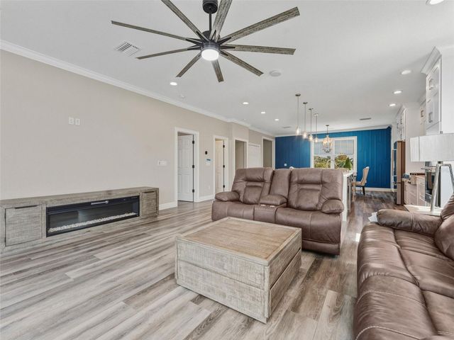 8717 DRIFTWOOD DRIVE, Tampa, FL 33615