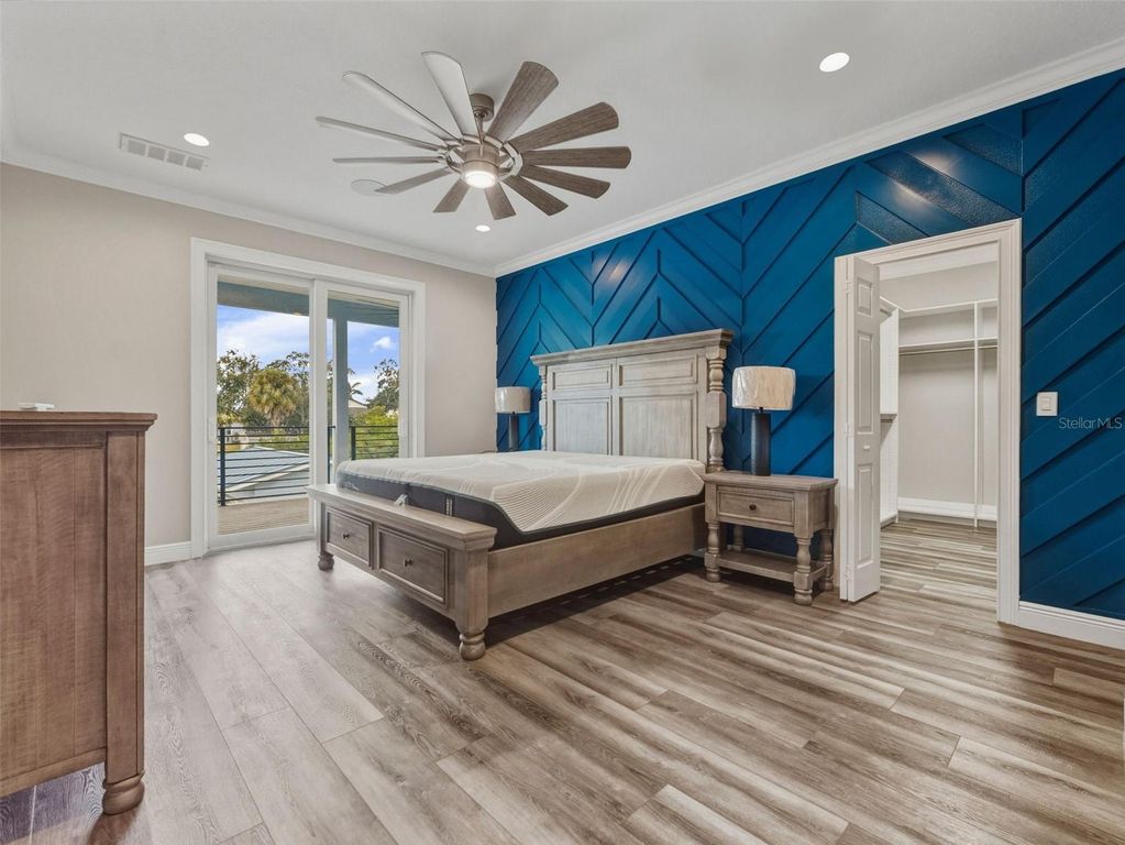 Image 18 of property listing at 8717 DRIFTWOOD DRIVE, Tampa, FL 33615