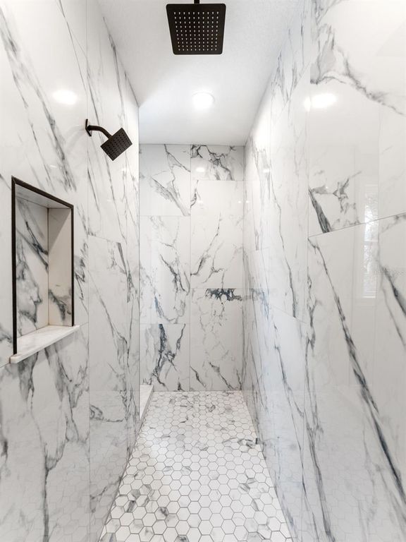 Image 25 of property listing at 8717 DRIFTWOOD DRIVE, Tampa, FL 33615