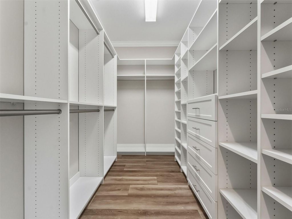 Image 26 of property listing at 8717 DRIFTWOOD DRIVE, Tampa, FL 33615