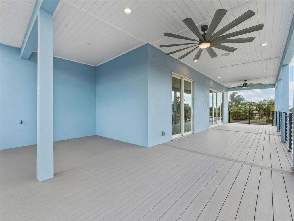 Image 28 of property listing at 8717 DRIFTWOOD DRIVE, Tampa, FL 33615