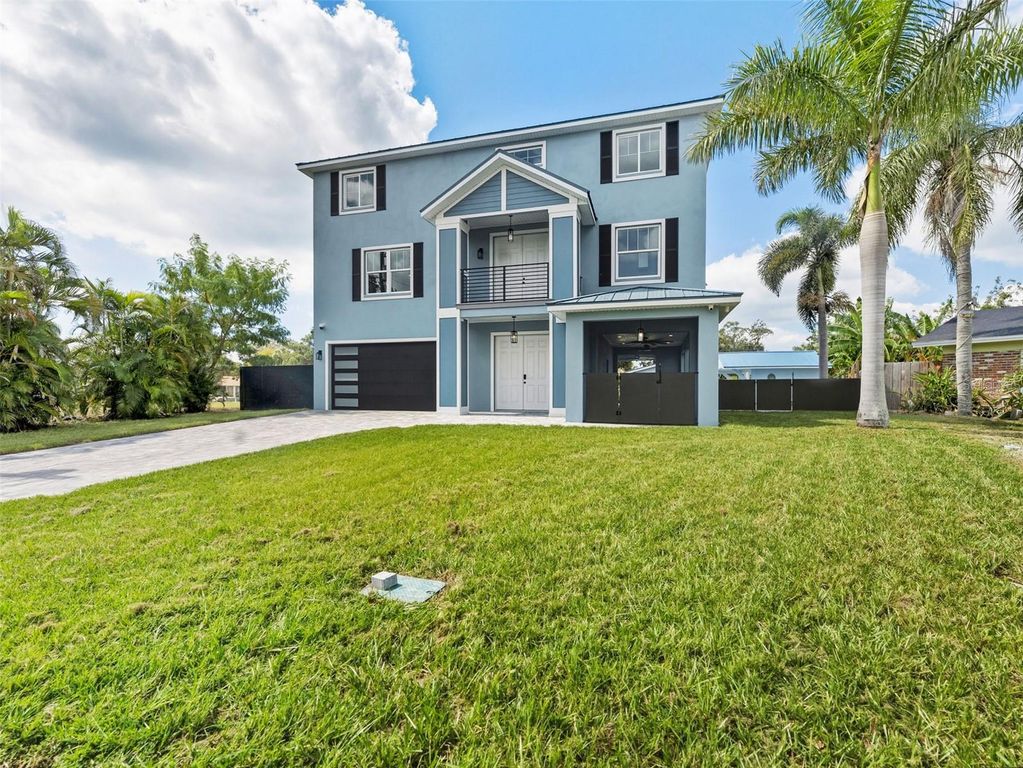 Image 4 of property listing at 8717 DRIFTWOOD DRIVE, Tampa, FL 33615