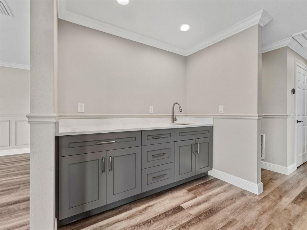 Image 35 of property listing at 8717 DRIFTWOOD DRIVE, Tampa, FL 33615