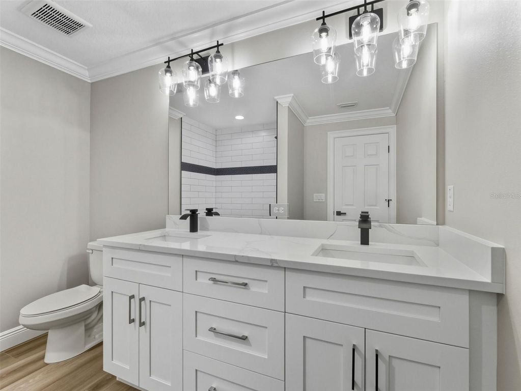 Image 36 of property listing at 8717 DRIFTWOOD DRIVE, Tampa, FL 33615