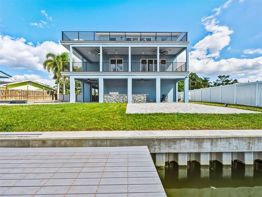 Image 62 of property listing at 8717 DRIFTWOOD DRIVE, Tampa, FL 33615