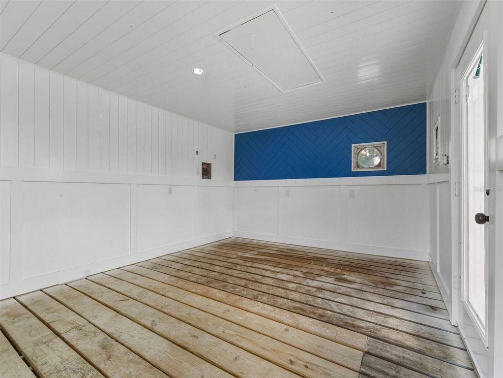 Image 65 of property listing at 8717 DRIFTWOOD DRIVE, Tampa, FL 33615