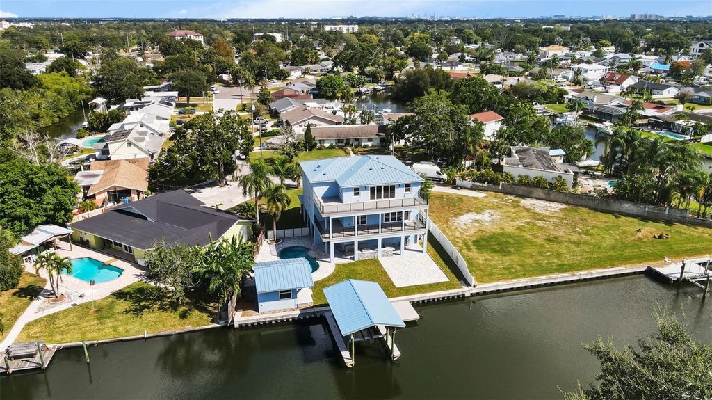 Image 71 of property listing at 8717 DRIFTWOOD DRIVE, Tampa, FL 33615