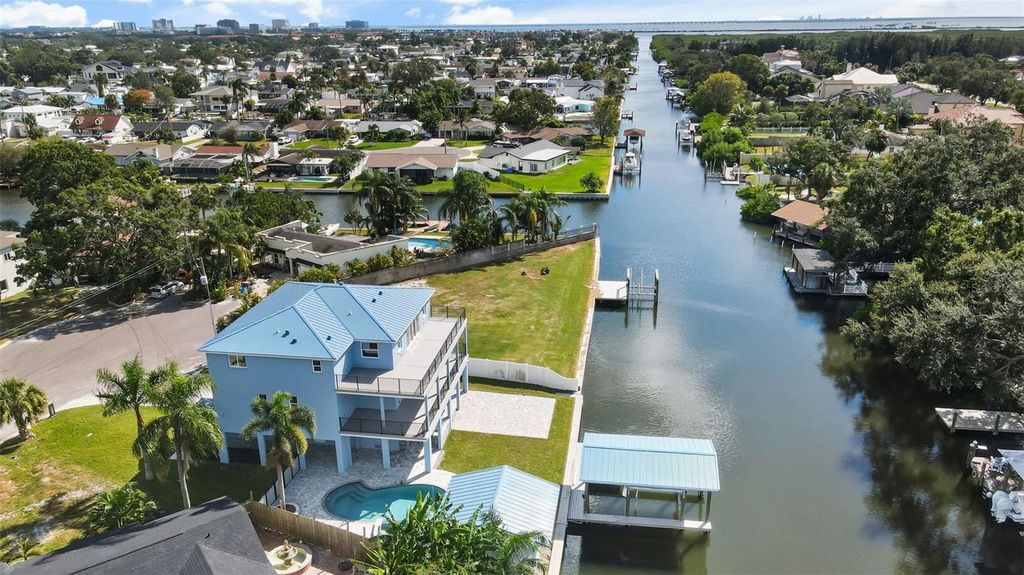 Image 72 of property listing at 8717 DRIFTWOOD DRIVE, Tampa, FL 33615