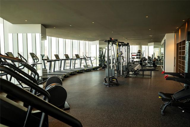 275 SW 6th St 507, Miami, FL 33130