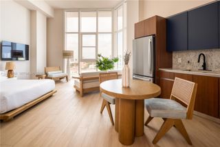 275 SW 6th St 507, Miami, FL 33130