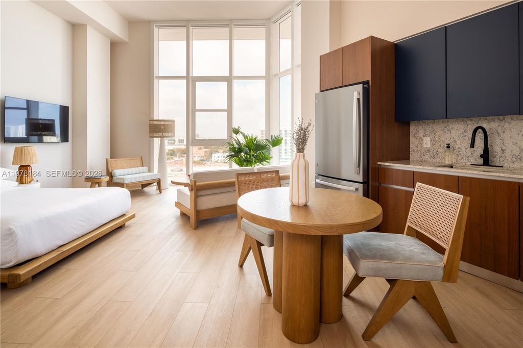 275 SW 6th St 507, Miami, FL 33130