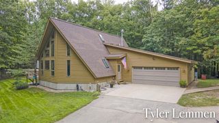 3871 64th Street, Holland, MI 49423