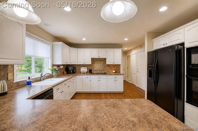 22280 John Deere Lane, Macomb, MI 48044