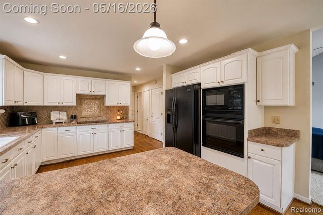 22280 John Deere Lane, Macomb, MI 48044