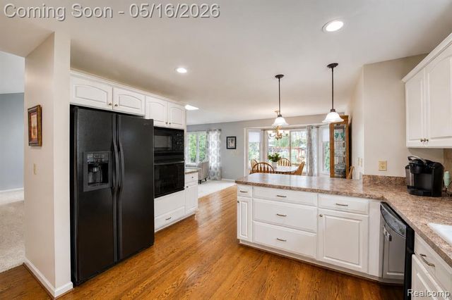 22280 John Deere Lane, Macomb, MI 48044