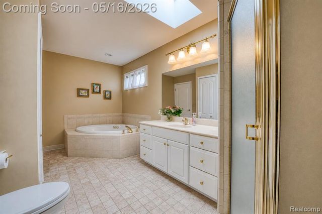 22280 John Deere Lane, Macomb, MI 48044