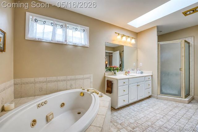 22280 John Deere Lane, Macomb, MI 48044