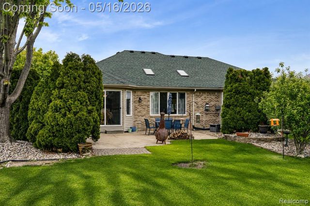 22280 John Deere Lane, Macomb, MI 48044