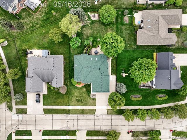 22280 John Deere Lane, Macomb, MI 48044