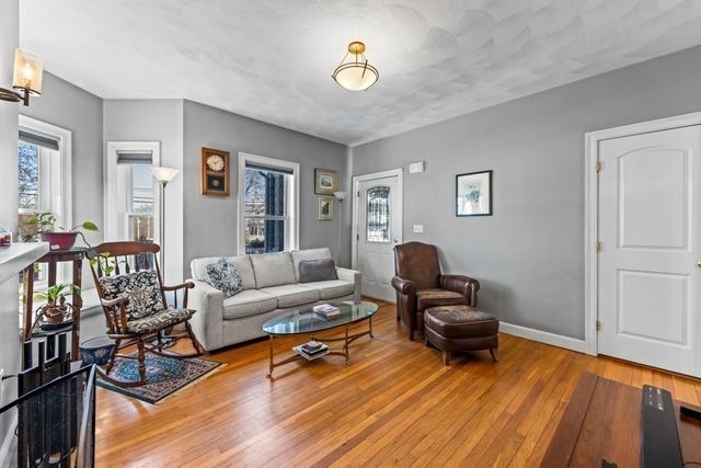 29-31 Middlesex St 1, Chelmsford, MA 01863