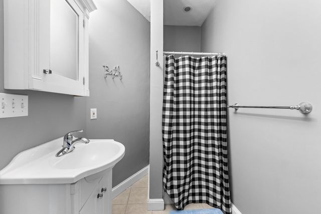 29-31 Middlesex St 1, Chelmsford, MA 01863