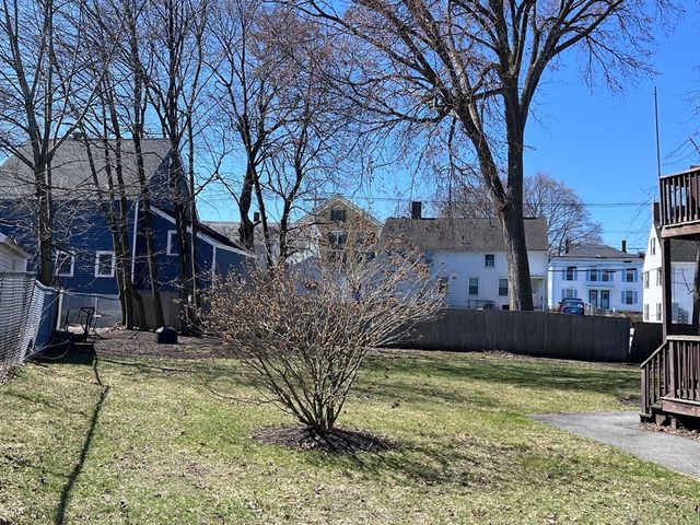 29-31 Middlesex St 1, Chelmsford, MA 01863