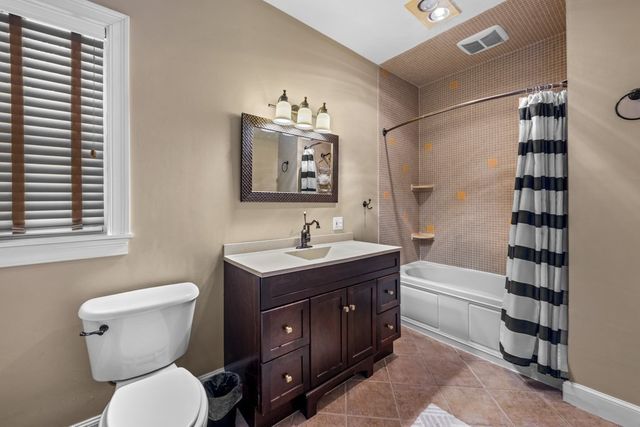 29-31 Middlesex St 1, Chelmsford, MA 01863