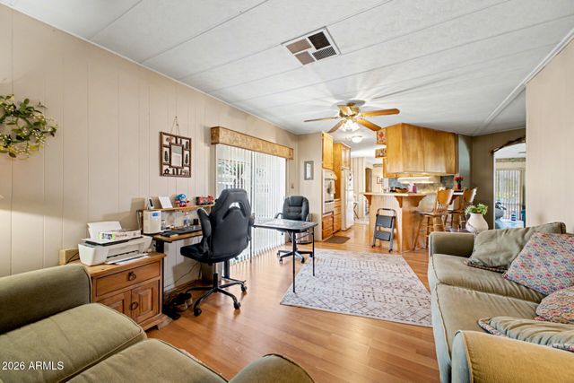 2650 W UNION HILLS Drive 8, Phoenix, AZ 85027