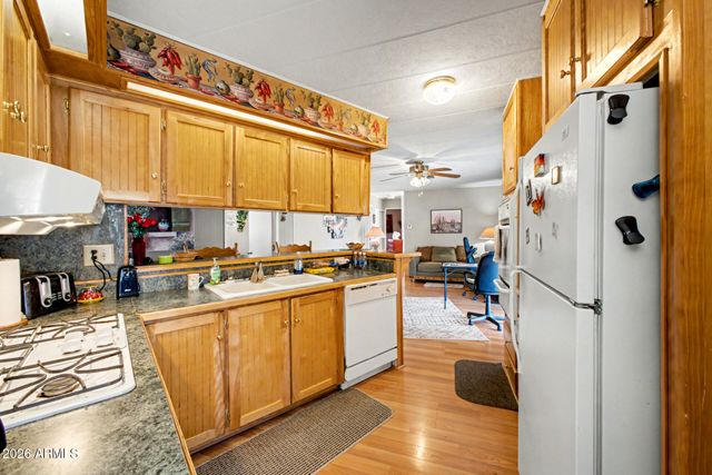 2650 W UNION HILLS Drive 8, Phoenix, AZ 85027