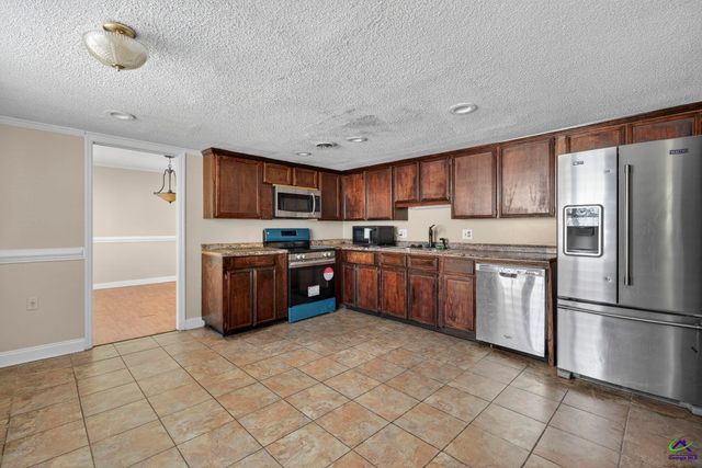 107 Via Eldorado Drive, Warner Robins, GA 31008