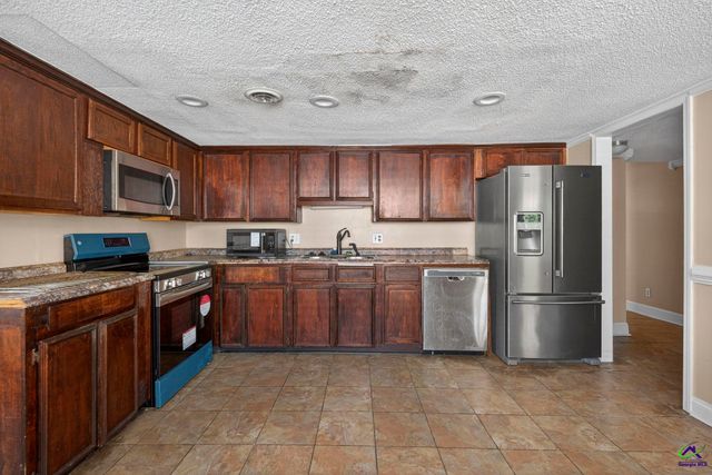 107 Via Eldorado Drive, Warner Robins, GA 31008