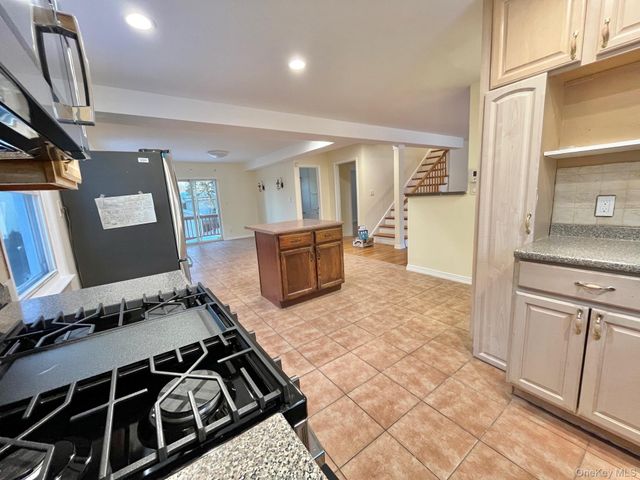 51 Emmett Terrace 1, New Rochelle, NY 10805