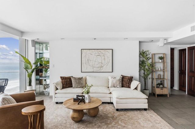 1830 Avenida Del Mundo 907, Coronado, CA 92118